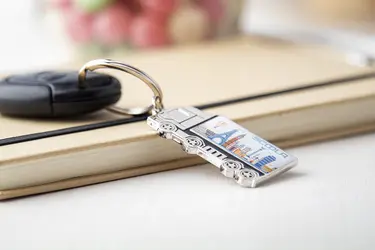 Privjesak kamion Basset AP810731 silver-5