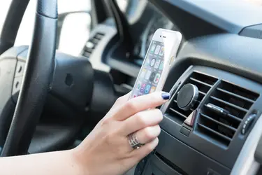 Držač mobilnog telefona za automobil Karmag AP781603 silver ø33×30 mm-2