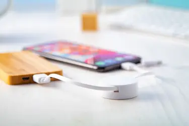 USB kabel za punjenje Enari AP722110 white 1000×41×16 mm-3