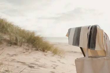 VINGA Valmer ručnik za plažu V8062 grey-8
