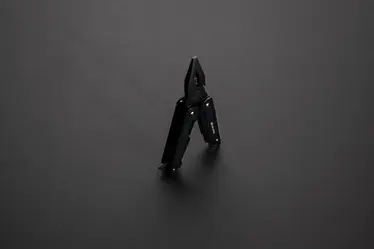 višenamjenski alat s kliještima Gear X P221.25 black-9