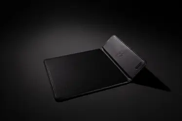 Podloga za miš s bežičnim punjenjem 10 W Swiss Peak RCS P300.24 black-9