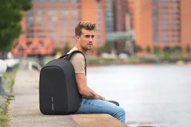 Ruksak Bobby Hero Regular sa zaštitom od krađe P705.29 black-20