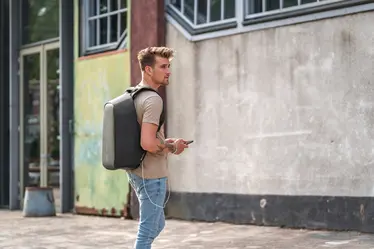 Ruksak Bobby Hero Regular sa zaštitom od krađe P705.29 black-22
