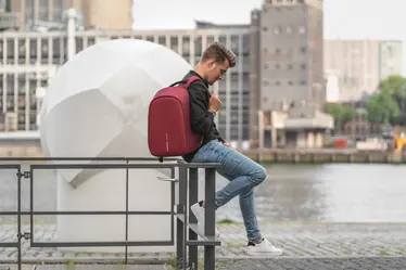 Ruksak Bobby Hero Regular sa zaštitom od krađe P705.29 red-21