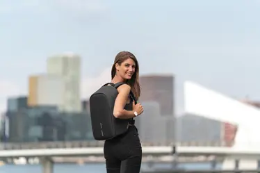 Ruksak Bobby Hero Small sa zaštitom od krađe P705.70 black-16