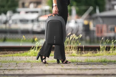 Ruksak Bobby Hero Small sa zaštitom od krađe P705.70 black-17