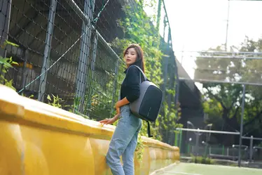 Ruksak Bobby Hero Small sa zaštitom od krađe P705.70 grey-16