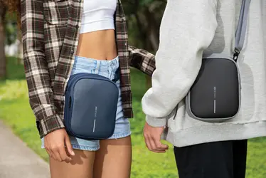 Torbica za rame Boxy Sling P705.95 navy-20