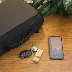 Stalak za telefon s privjeskom za ključeve Standkey P301.38 brown-8