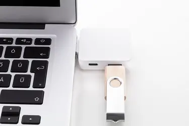 USB čvorište Rahubu AP864037 white 52×46×13 mm-9