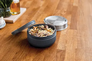 Staklena posuda za ručak 750 ml Black+Blum  P439.04 silver-24