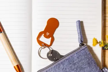 Privjesak za ključeve s otvaračem za bocu Biropi AP808261 orange 31×61×2 mm-4