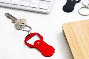 Privjesak za ključeve s otvaračem za bocu Biropi AP808261 red 31×61×2 mm-3